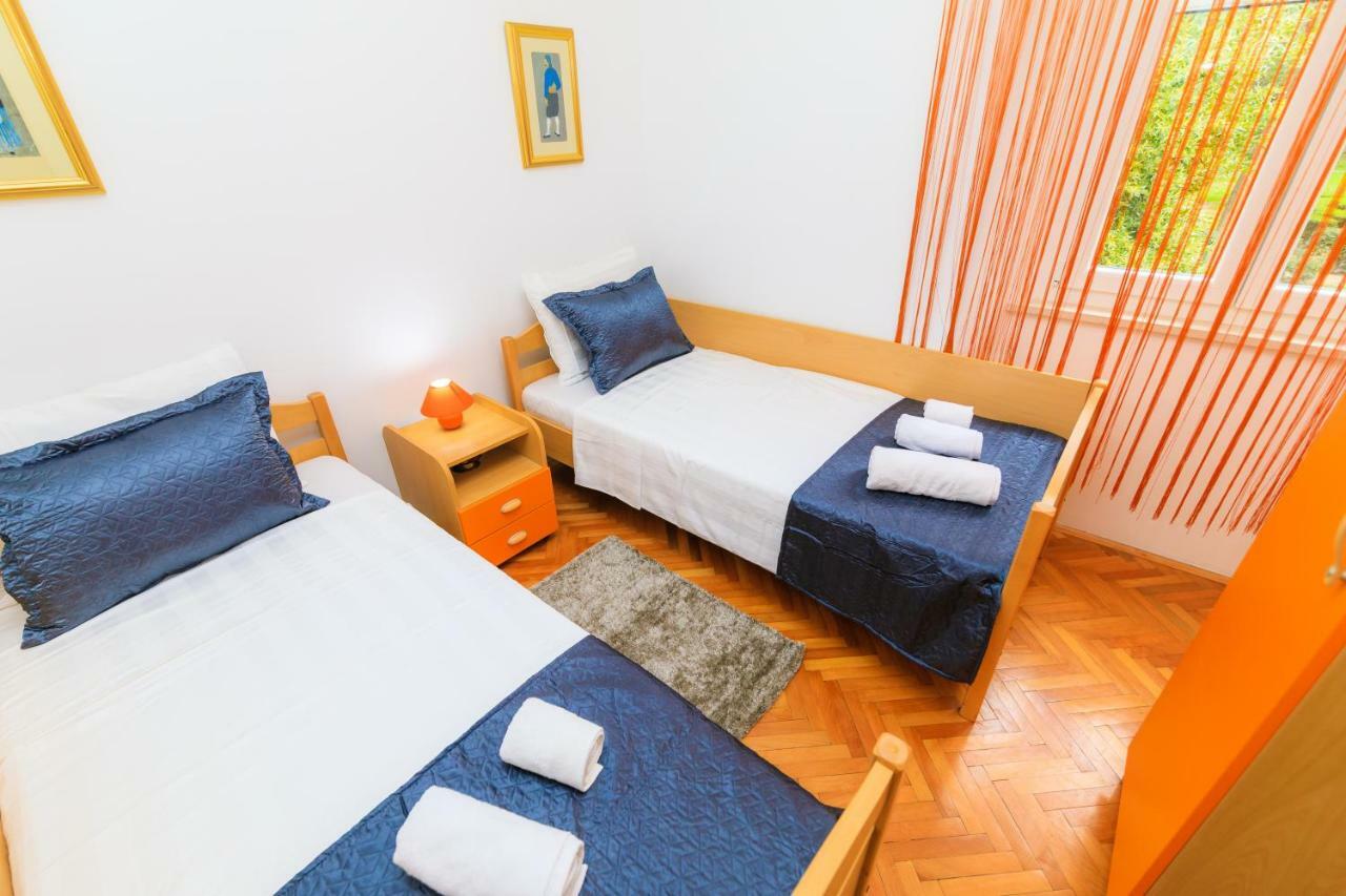 Holiday Home Obrov Каштела Екстер'єр фото