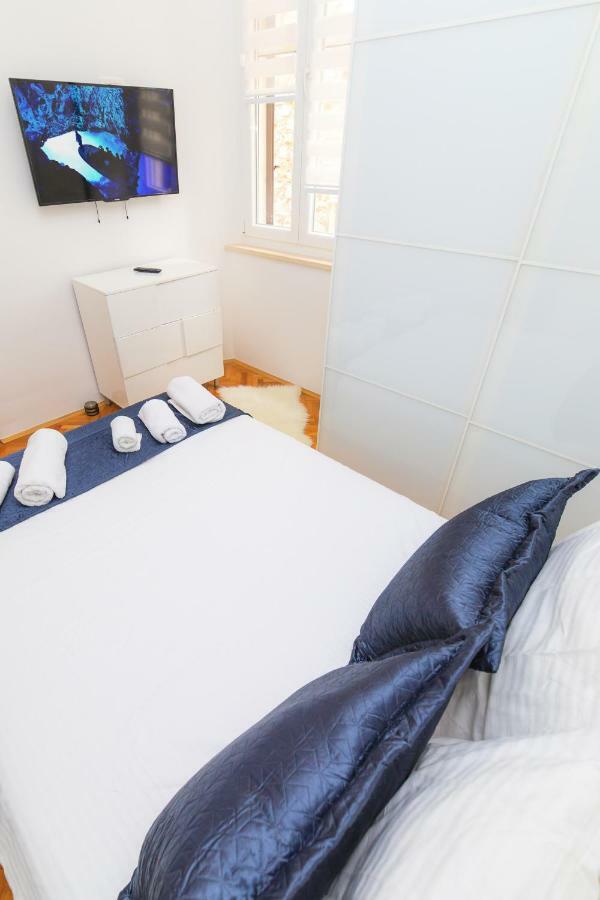 Holiday Home Obrov Каштела Екстер'єр фото