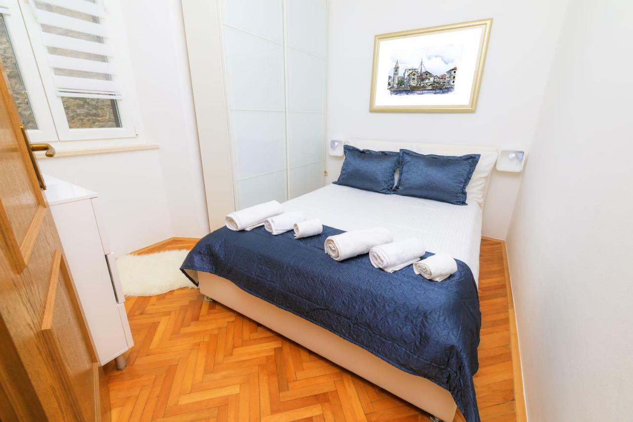 Holiday Home Obrov Каштела Екстер'єр фото