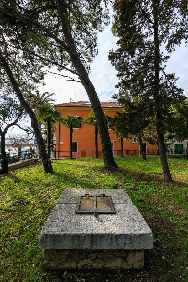 Holiday Home Obrov Каштела Екстер'єр фото